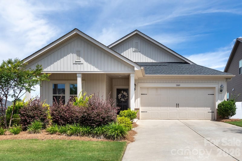 11809 Red Leaf Dr, Charlotte, NC 28215