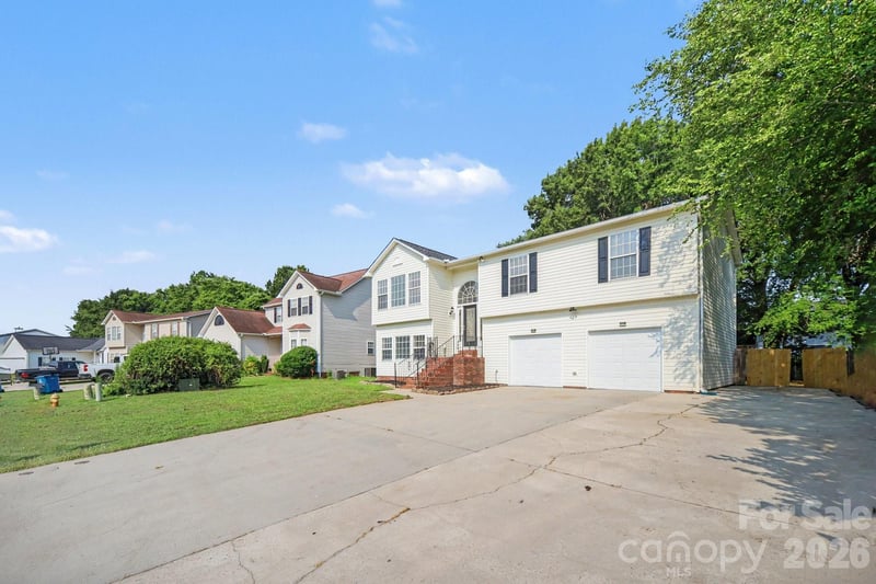 838 Highlander Ct, Concord, NC 28025