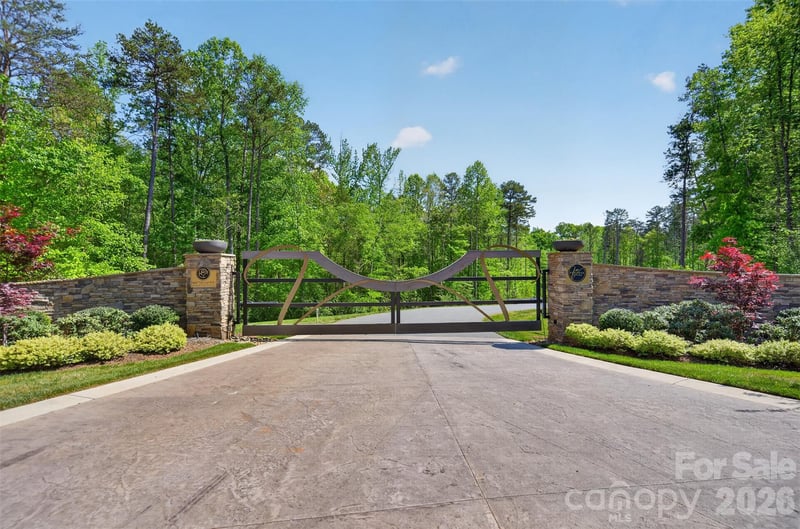 2A Ventosa Dr, Denver, NC 28037