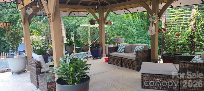 9542 Oswald Ln, Charlotte, NC 28277