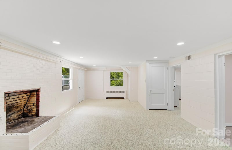 629 Bailey St, Mars Hill, NC 28754