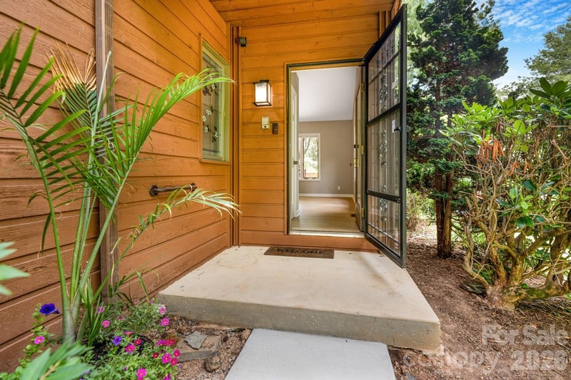 601 Woodfield Dr, Asheville, NC 28803