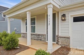 5132 Glenwalk Dr, Charlotte, NC 28269