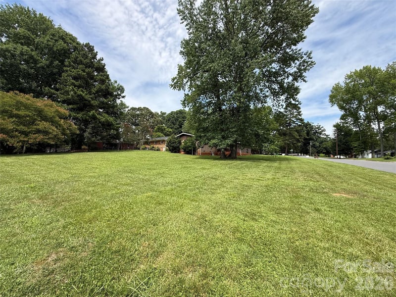 3930 Fircrest Dr, Charlotte, NC 28217
