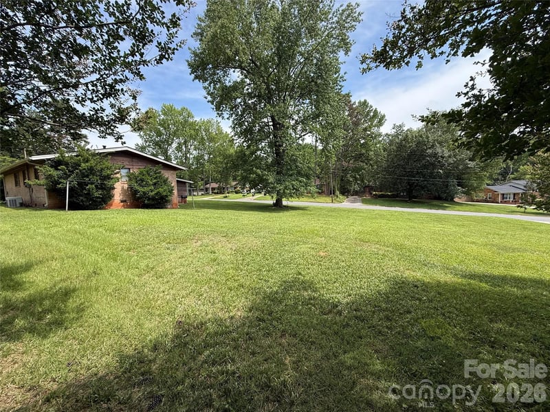 3930 Fircrest Dr, Charlotte, NC 28217