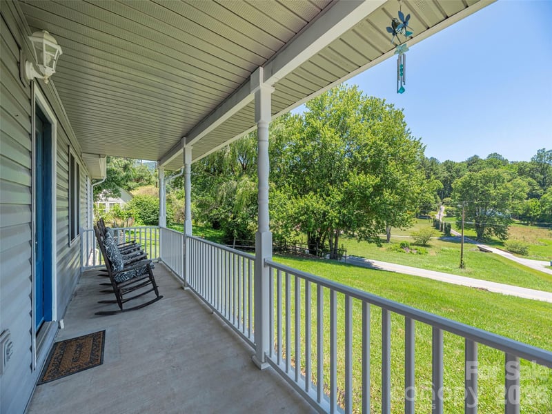 219 Hookers Gap Rd, Candler, NC 28715