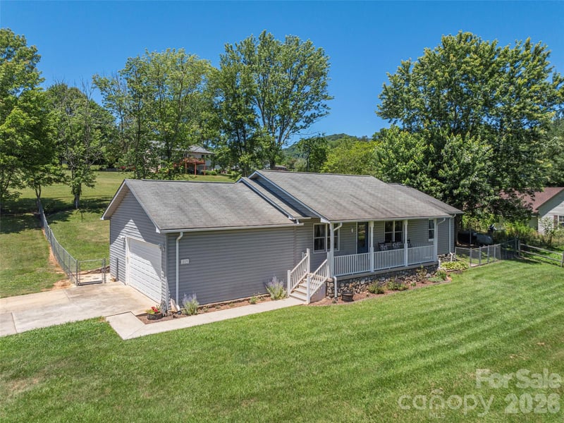 219 Hookers Gap Rd, Candler, NC 28715