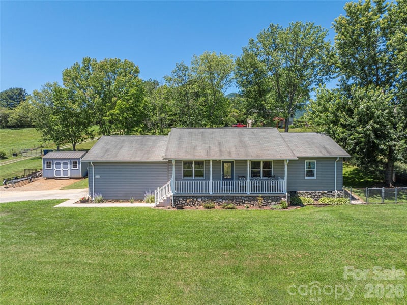 219 Hookers Gap Rd, Candler, NC 28715