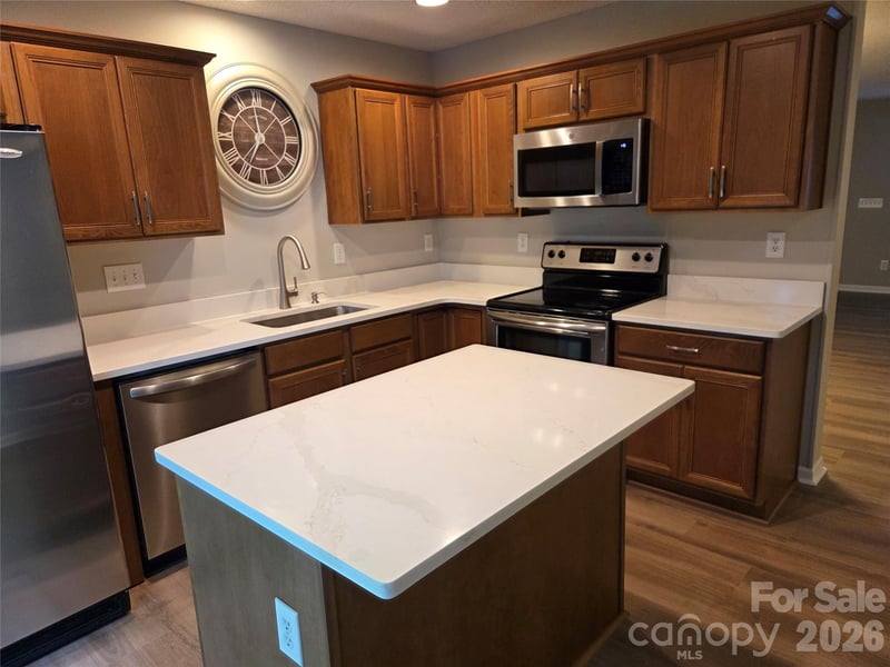 10115 Forest Landing Dr, Charlotte, NC 28213