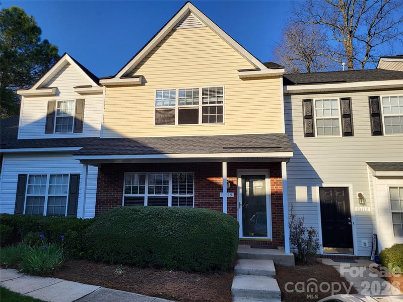 10115 Forest Landing Dr, Charlotte, NC 28213