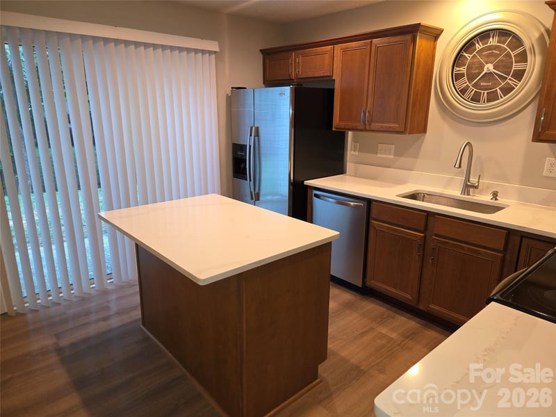 10115 Forest Landing Dr, Charlotte, NC 28213