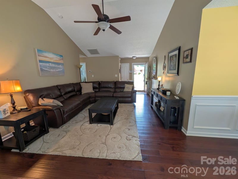 704 Gum Branch Rd, Charlotte, NC 28214