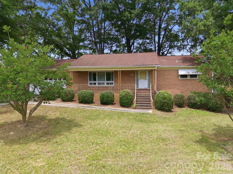 607 Ebenezer Rd, Kannapolis, NC 28083