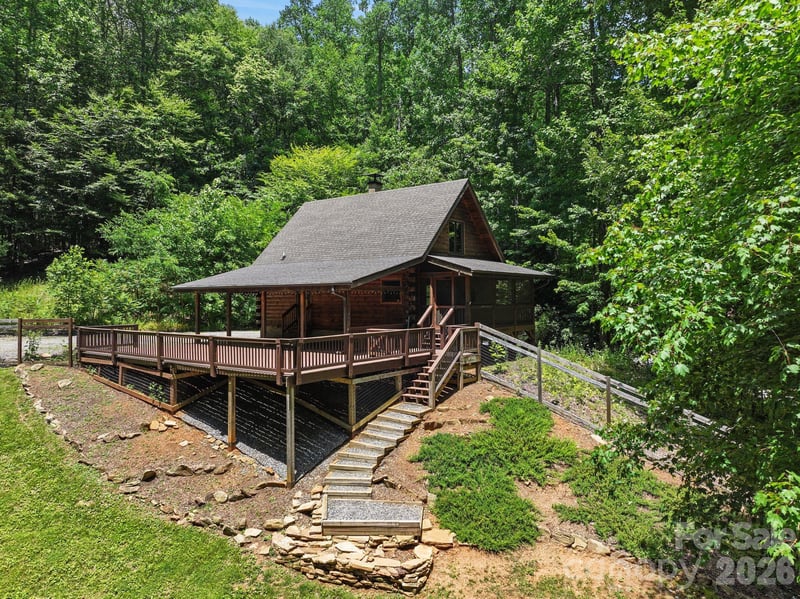 89 Apgar Rd, Candler, NC 28715