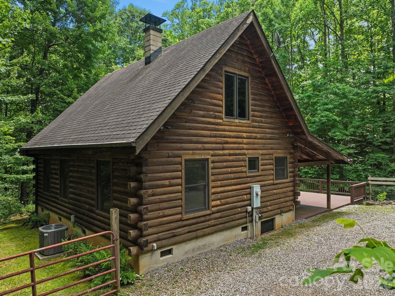 89 Apgar Rd, Candler, NC 28715