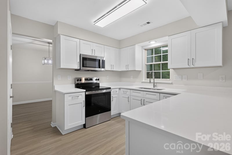 10304 Shady Rest Ln, Charlotte, NC 28214