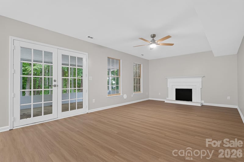 10304 Shady Rest Ln, Charlotte, NC 28214