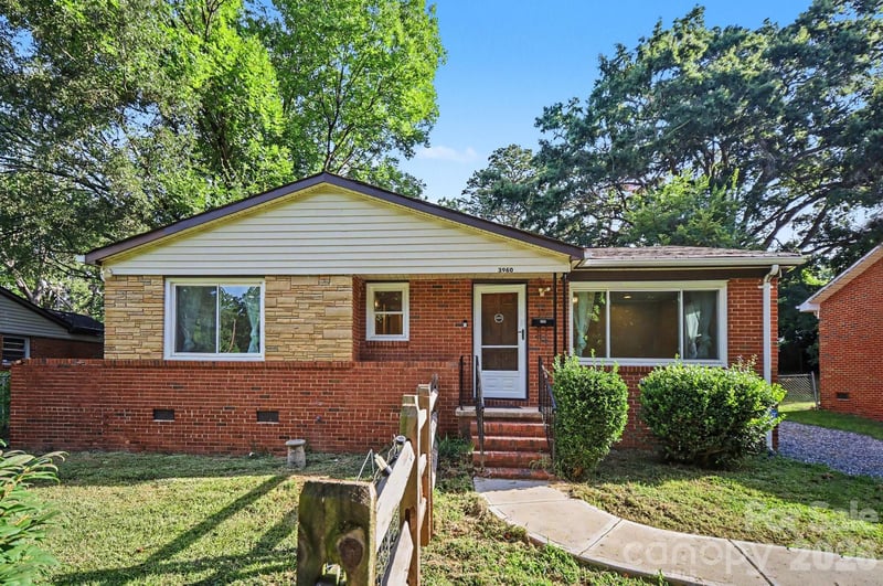 3960 Bristol Dr, Charlotte, NC 28208