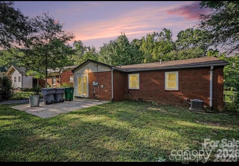 3960 Bristol Dr, Charlotte, NC 28208
