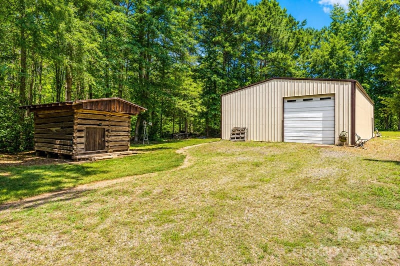 1347 Killian Rd, Stanley, NC 28164