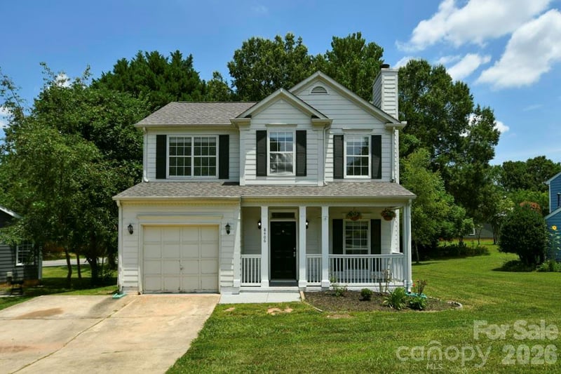 8406 Bedford Green Ln, Charlotte, NC 28215