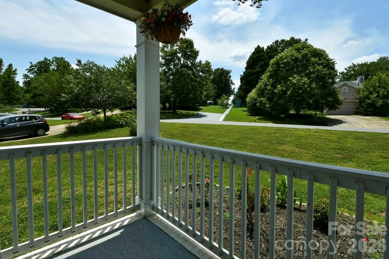8406 Bedford Green Ln, Charlotte, NC 28215