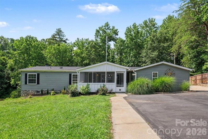 1127 Galway Ln, Clover, SC 29710