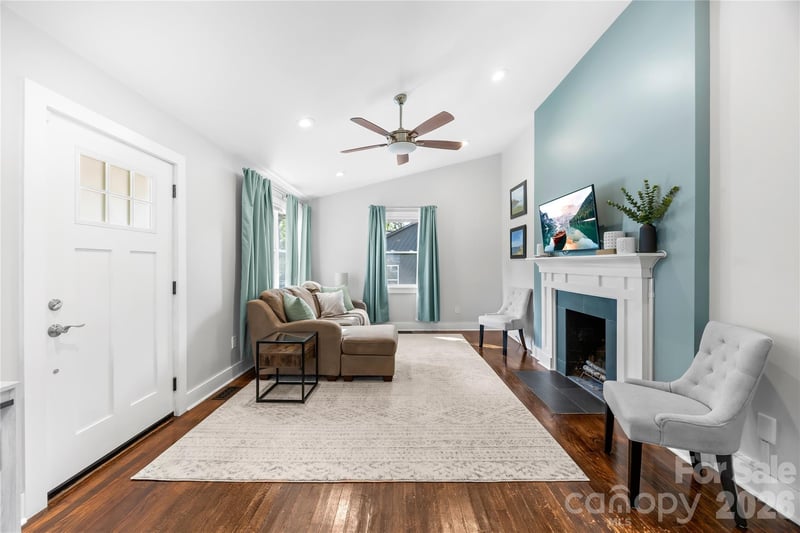 1120 Meadow Ln, Charlotte, NC 28205
