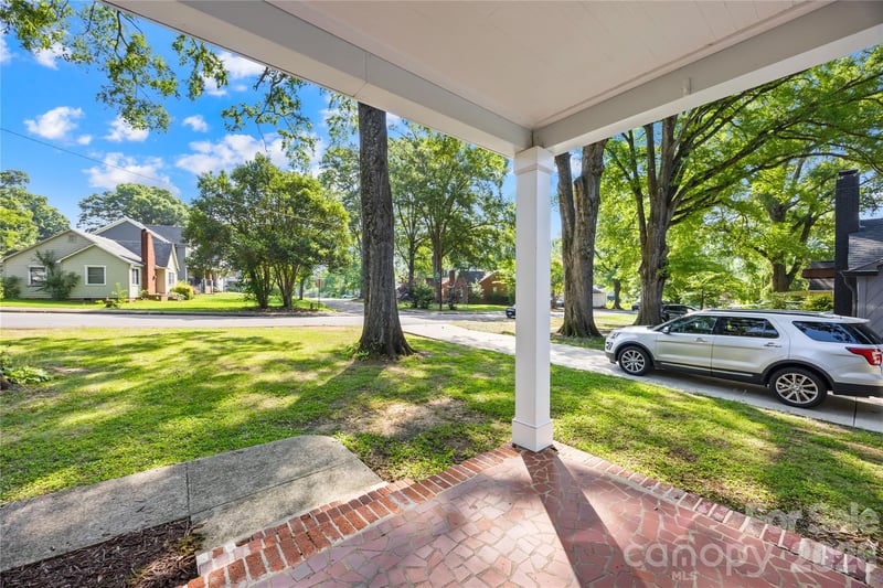 1120 Meadow Ln, Charlotte, NC 28205