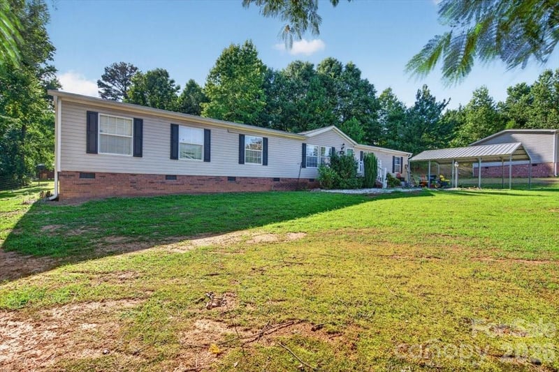 140 Teak Dr, Statesville, NC 28625