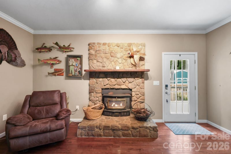 90 King Rd, Weaverville, NC 28787
