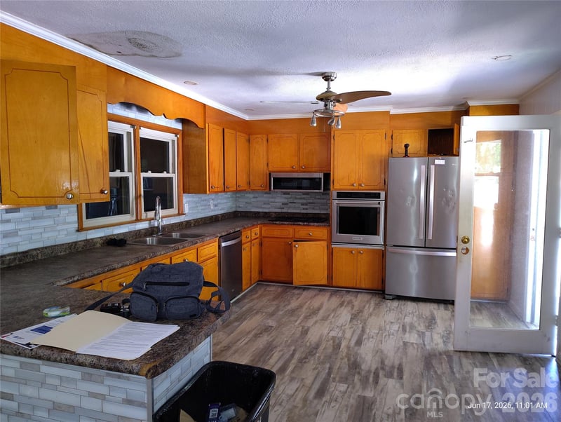 213 Lakeview Dr, Harrisburg, NC 28075
