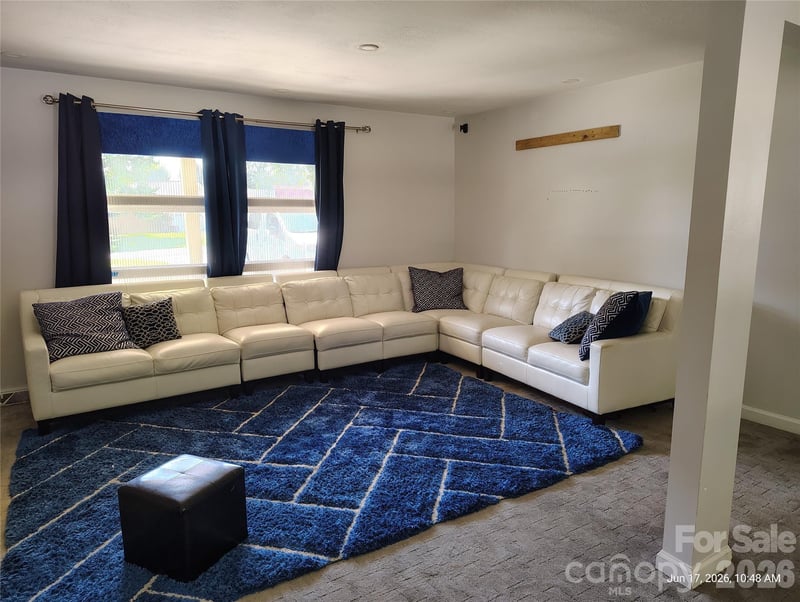 213 Lakeview Dr, Harrisburg, NC 28075
