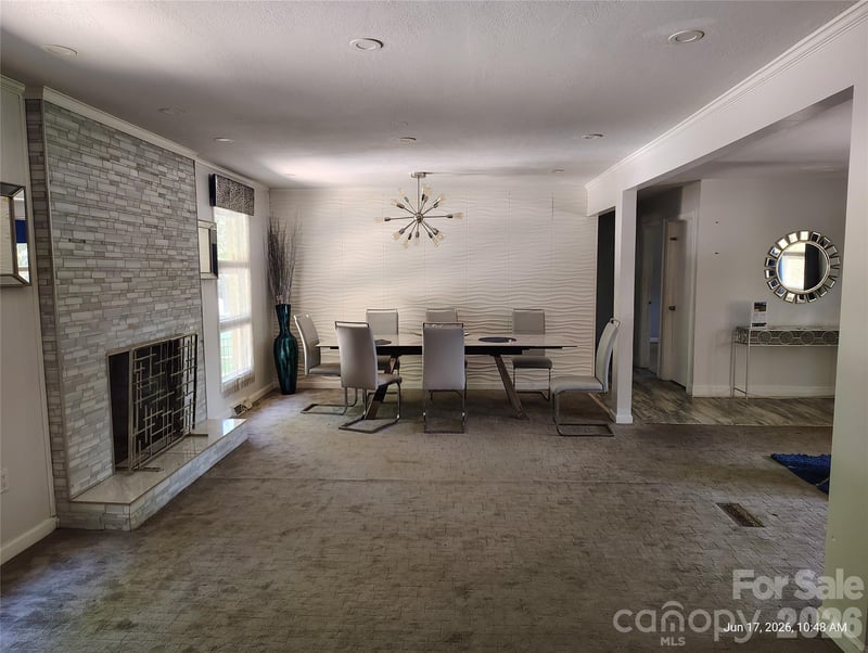 213 Lakeview Dr, Harrisburg, NC 28075