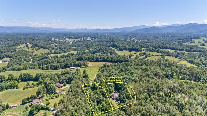 15 Village Green Dr, Alexander, NC 28701