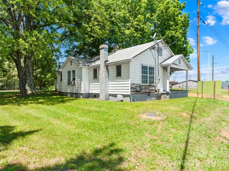 914 Wall St, Statesville, NC 28677