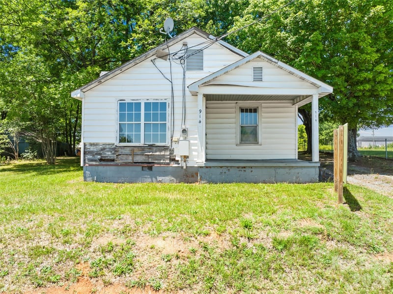 914 Wall St, Statesville, NC 28677