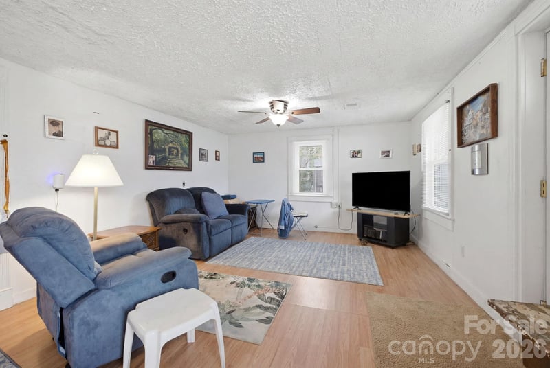 3948 Main Avenue Dr, Hickory, NC 28601