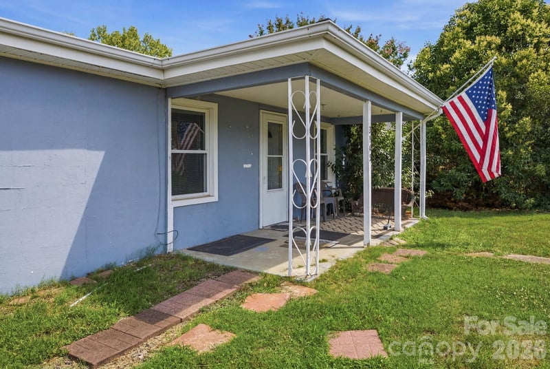 3948 Main Avenue Dr, Hickory, NC 28601