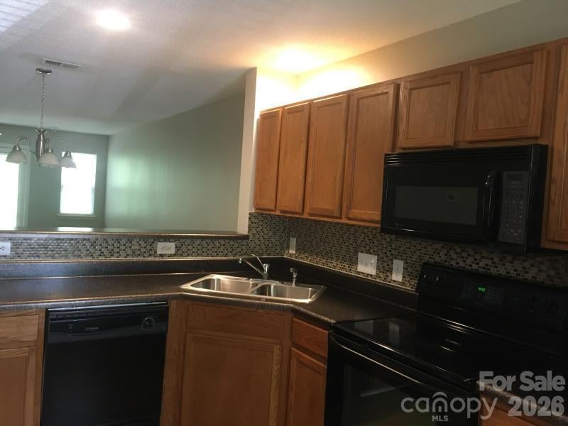 3139 Falling Rock Ct, Charlotte, NC 28213