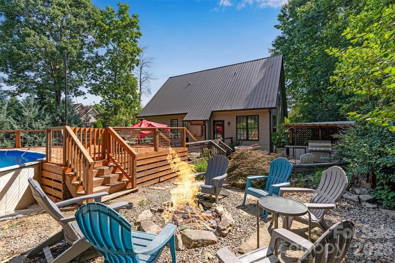 1915 Lynmore Dr, Sherrills Ford, NC 28673