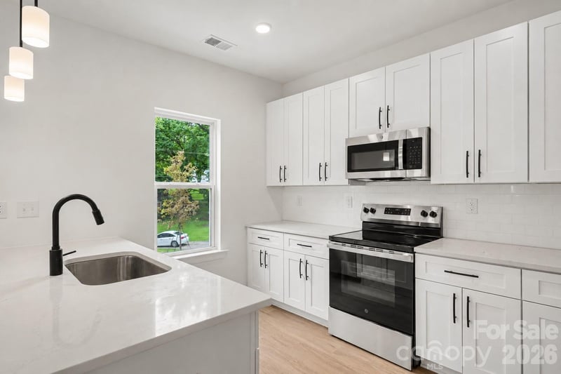 327 Whispering Pines Dr, Charlotte, NC 28217
