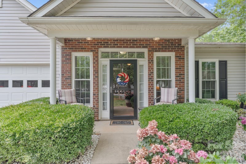 16627 Timber Crossing Rd, Charlotte, NC 28213