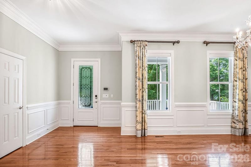 10022 Triple Oak Rd, Charlotte, NC 28277
