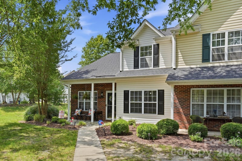 12446 Hennigan Place Ln, Charlotte, NC 28214