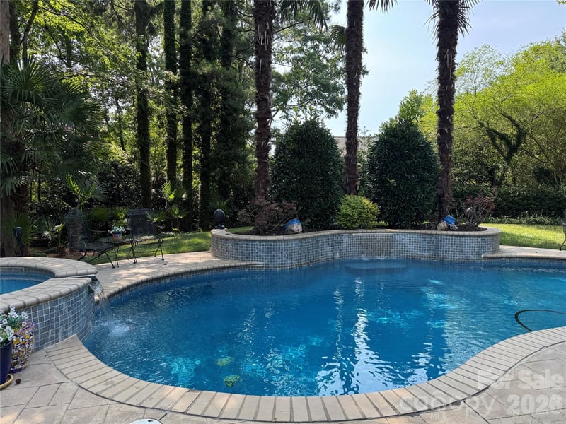 10536 Providence Arbours Dr, Charlotte, NC 28270