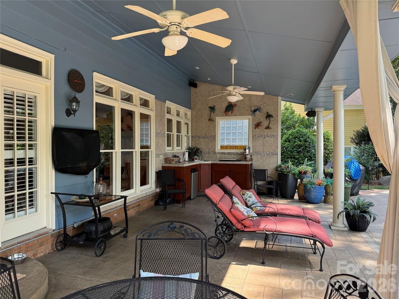 10536 Providence Arbours Dr, Charlotte, NC 28270