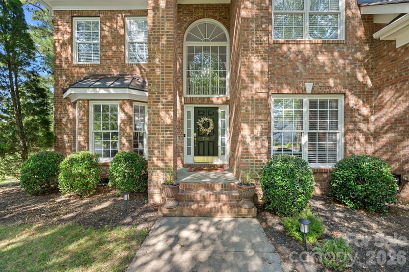 710 Fairway Point Dr, Tega Cay, SC 29708