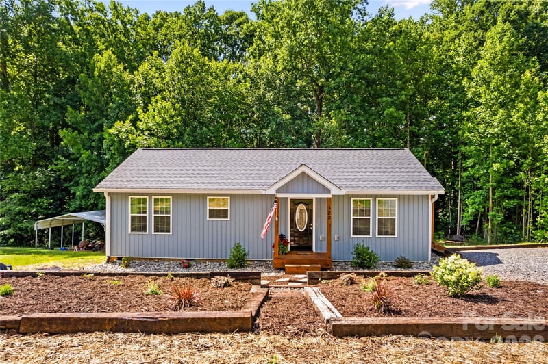122 Yadkin River Rd, Statesville, NC 28625