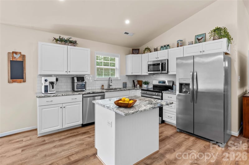 122 Yadkin River Rd, Statesville, NC 28625